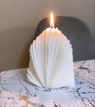 Load image into Gallery viewer, Large Shell Havdalah Candle
