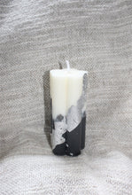 Load image into Gallery viewer, The Ombre Daisy Havdalah Candle with Metallic Foil
